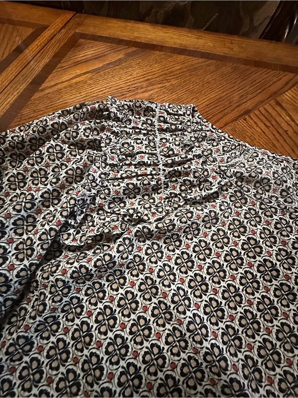 Max Studio Women's Cream Floral-Pattern Blouse with Black and Red Accents - Picture 3 of 7